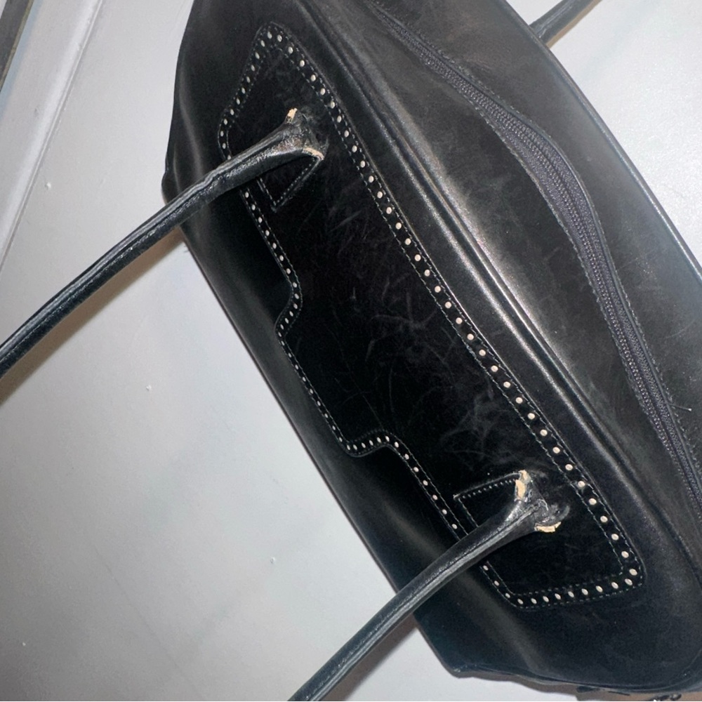 Stuart Weitzman Black Leather Shoulder Bag - Picture 4 of 12